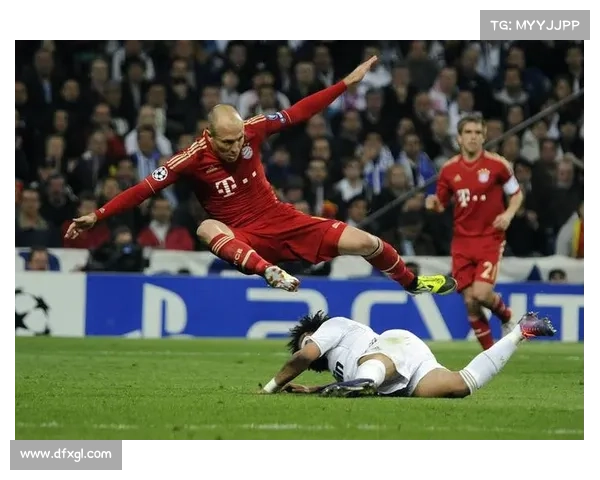 拜仁多特竞逐巴萨天才中场达维奇，红蓝军坚持回购条款